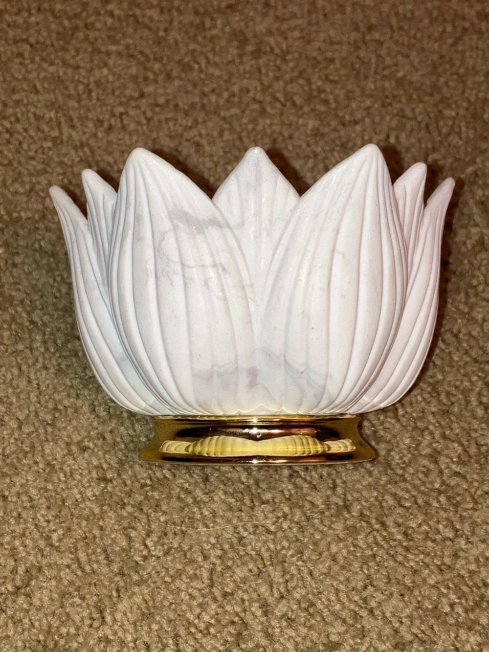 Bath and Body Works white/gray Lotus Flower Candle Holder - Picture 2 of 4